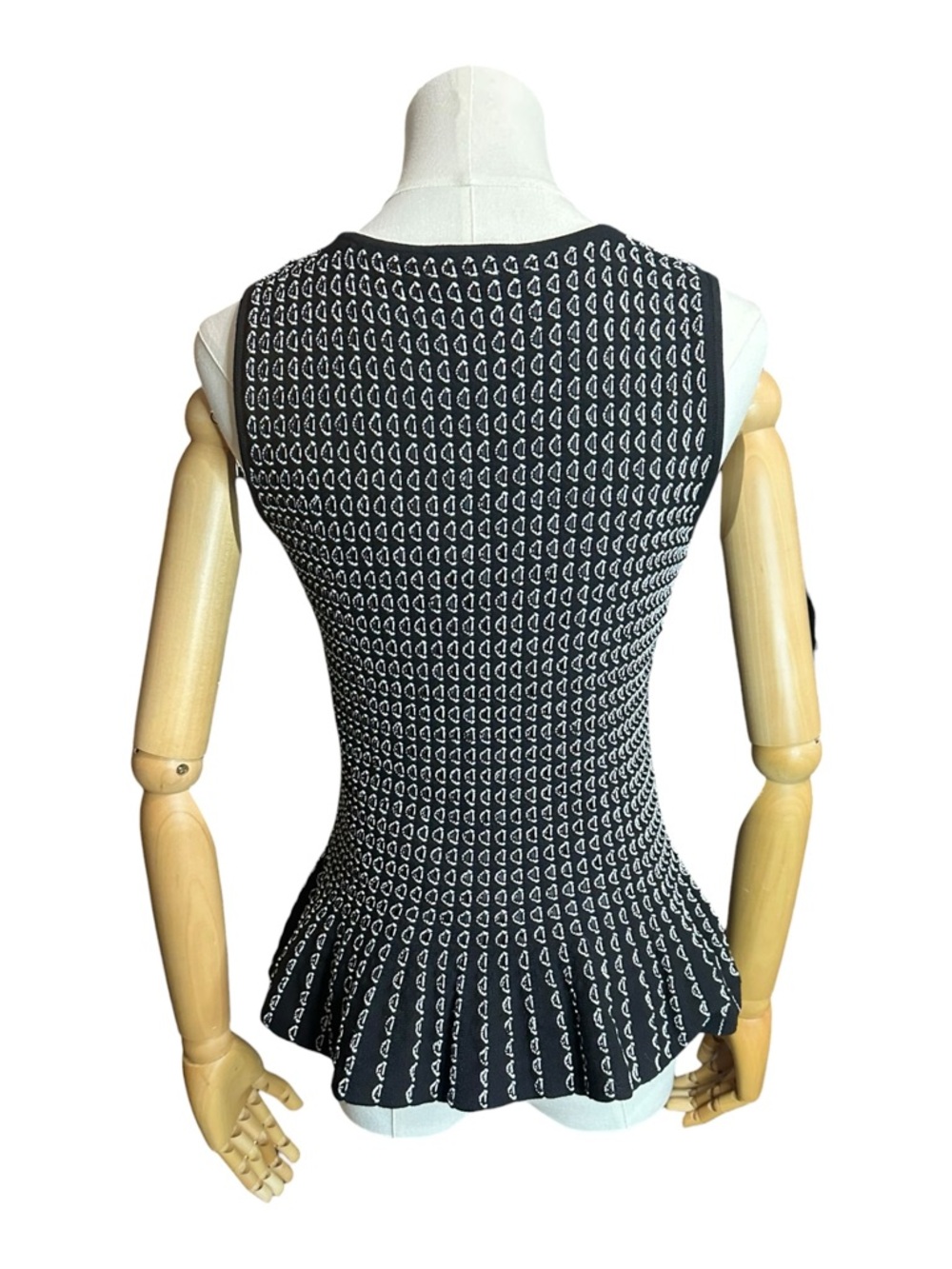 Ann Taylor Black & White Sleeveless Peplum Tank - Picture 8 of 9